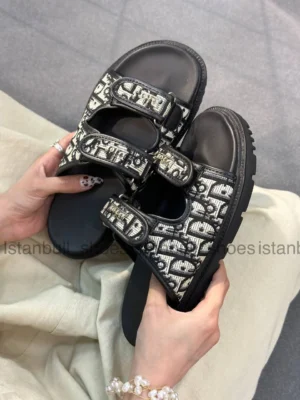 صندل دیور دوچسب